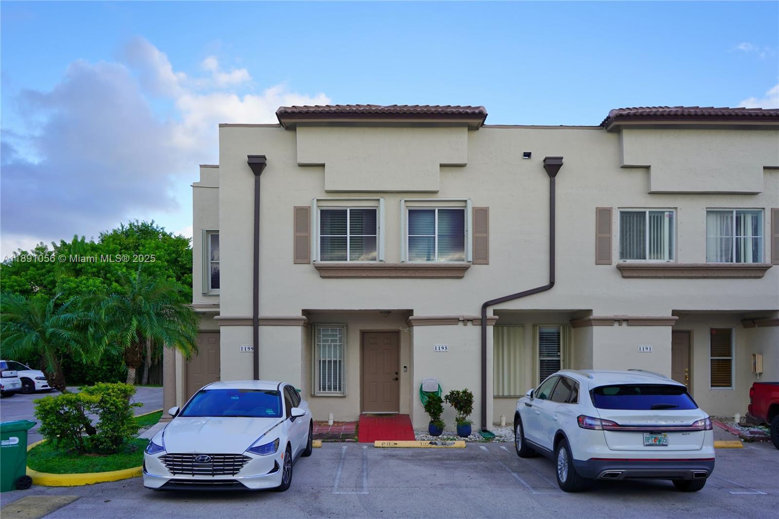 Stunning 3-Bedroom Townhouse 2 baths in the Puerto Bello Community. Low HOA.
Beautifully maintained townhouse featuring an updated kitchen and bathrooms, and a spacious master bedroom. The roof was recently replaced in 2024. This home also includes a washer and dryer.
Enjoy a large private patio, perfect for entertaining guests. The community offers excellent amenities, including a pool with serene water views and tennis courts. Centrally located just minutes from the Florida Turnpike and Dolphin Mall, this property combines comfort, style, and convenience.
Contact LA for showing instructions. Seller Motivated. Programs available with 10% down payment.