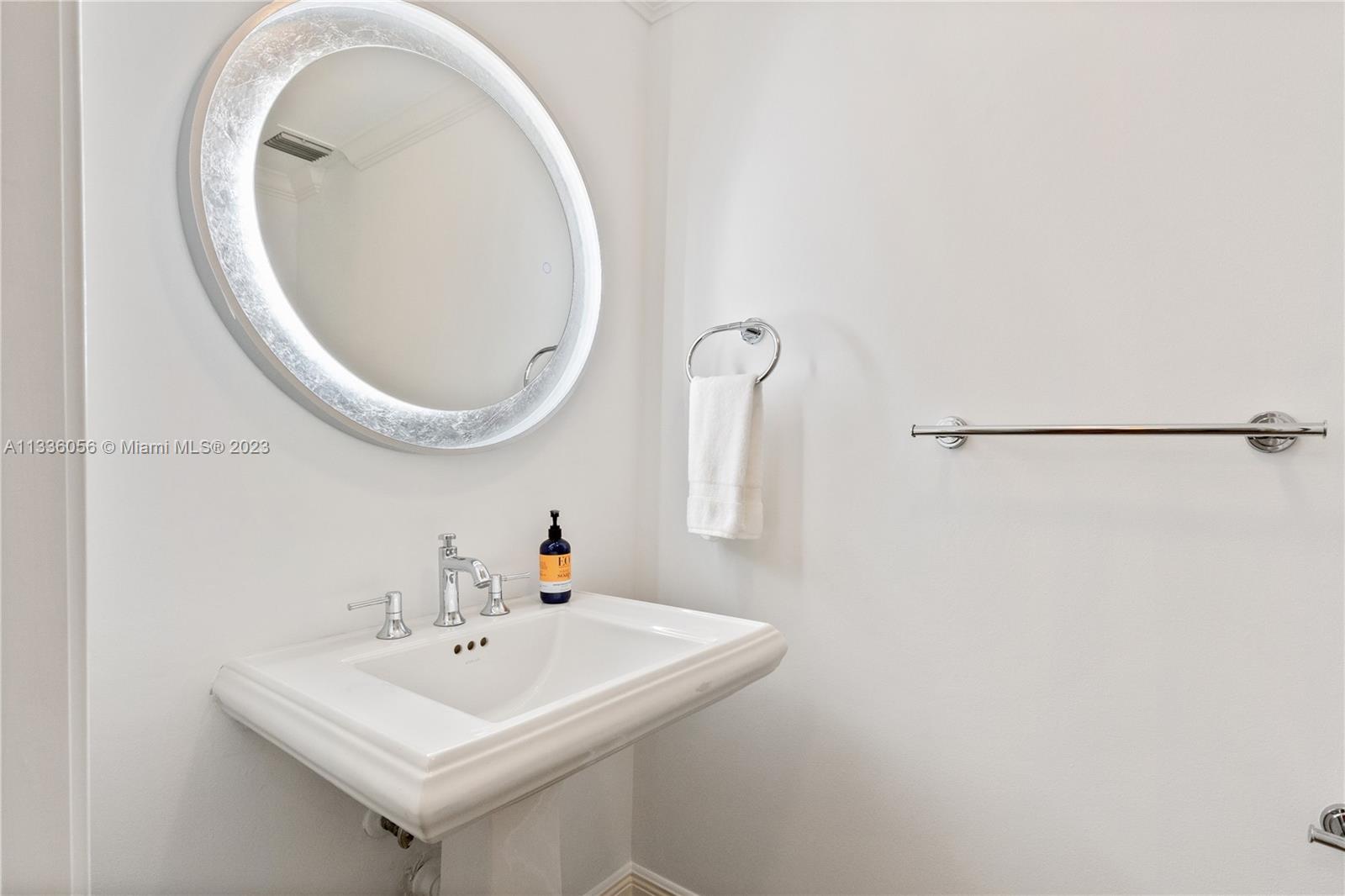 THE TOWER RESIDENCES COND - Residential Lease