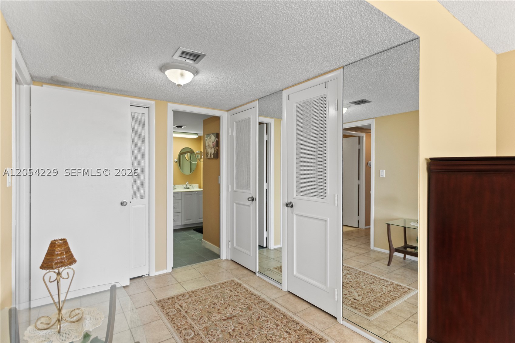 OCEAN CLUB CONDO - Residential Lease