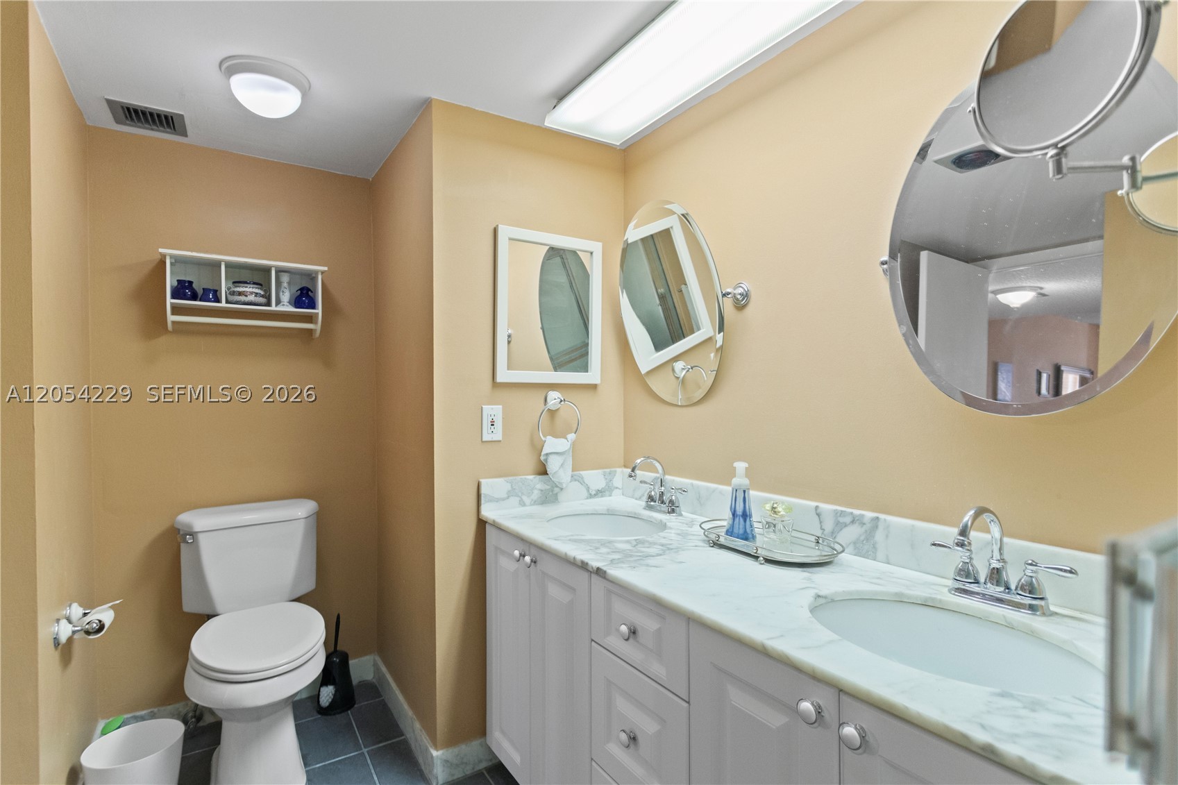 OCEAN CLUB CONDO - Residential Lease