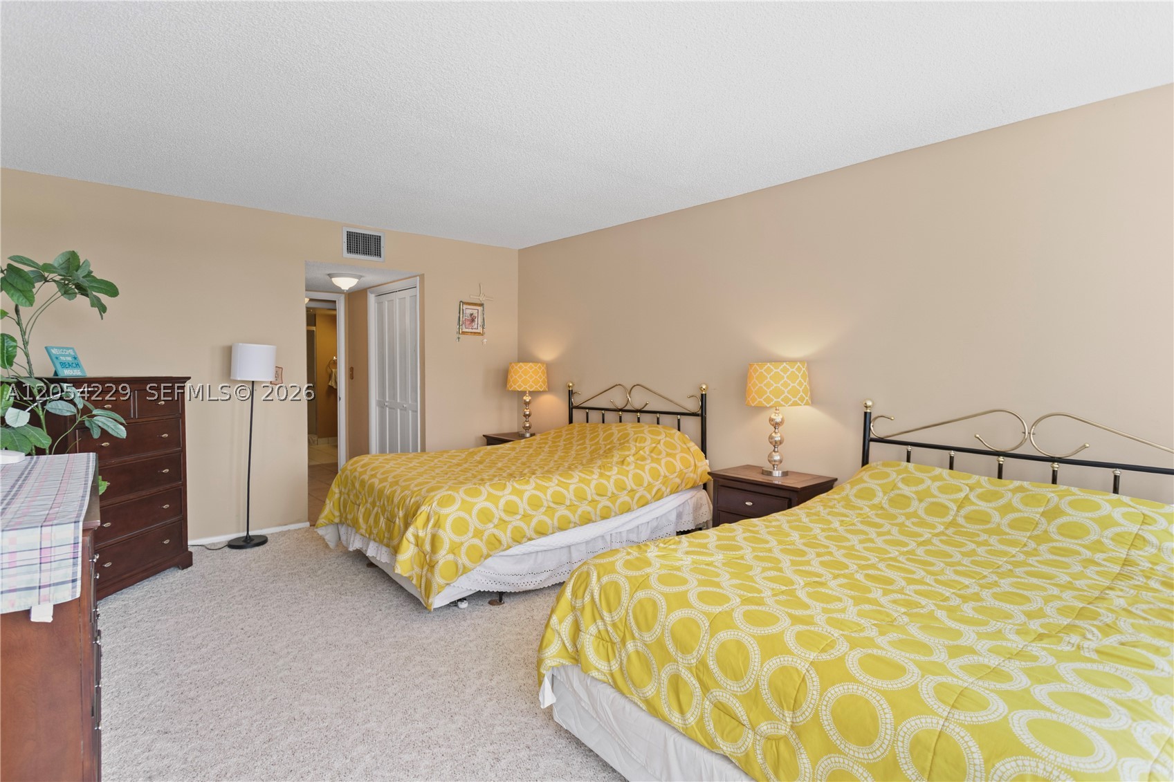 OCEAN CLUB CONDO - Residential Lease