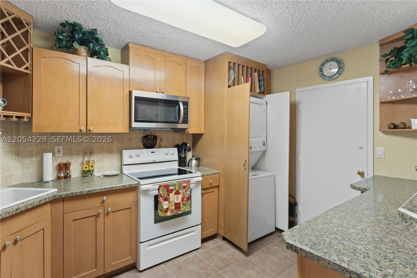 OCEAN CLUB CONDO - Residential Lease