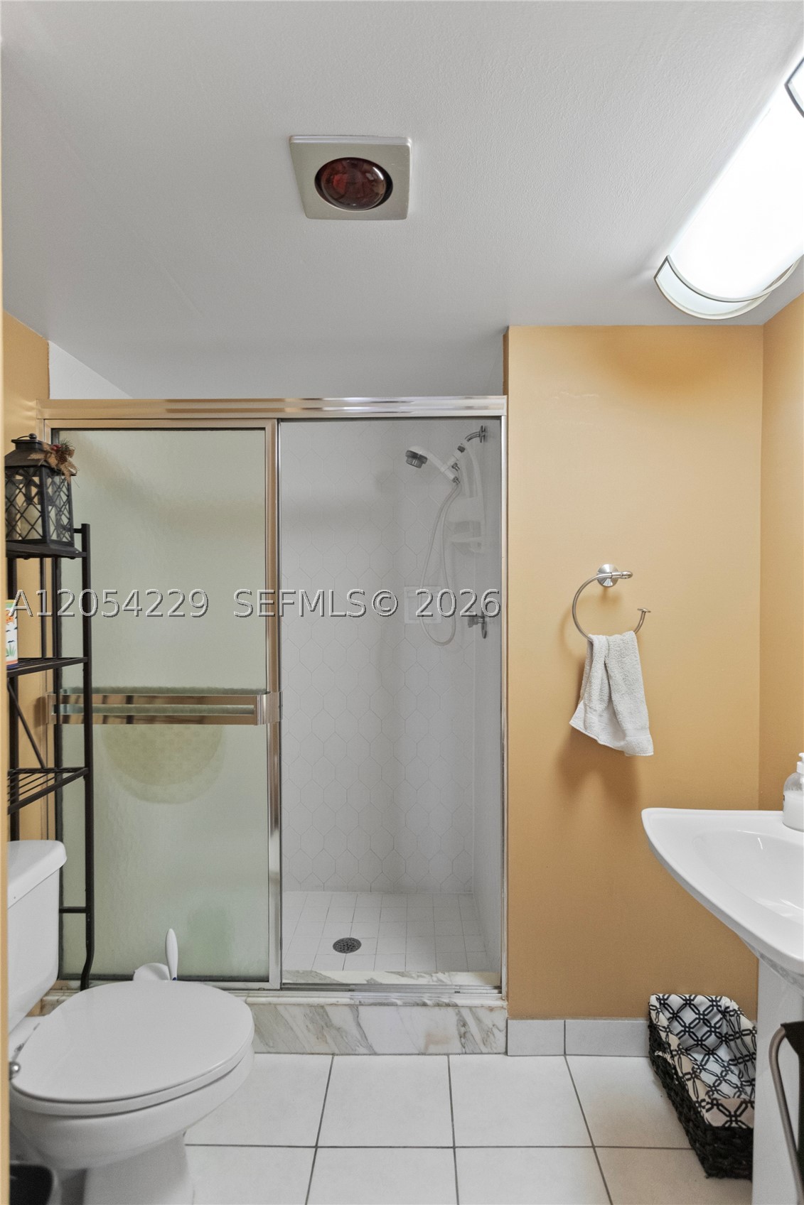 OCEAN CLUB CONDO - Residential Lease