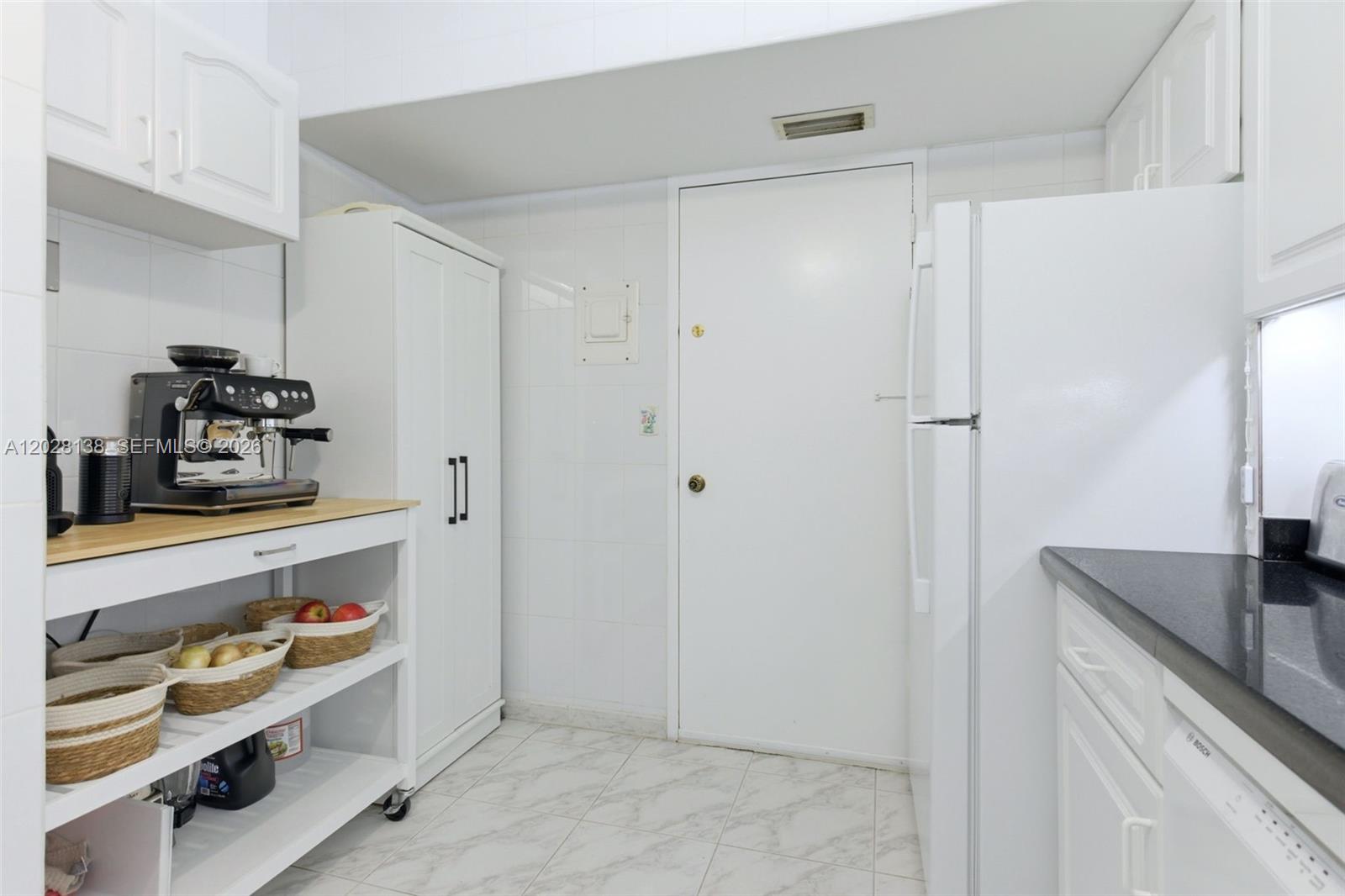 HILLCREST EAST NO 23 COND - Residential