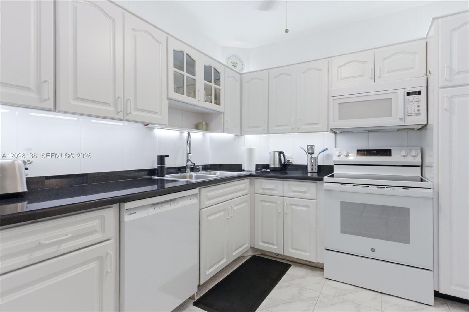 HILLCREST EAST NO 23 COND - Residential