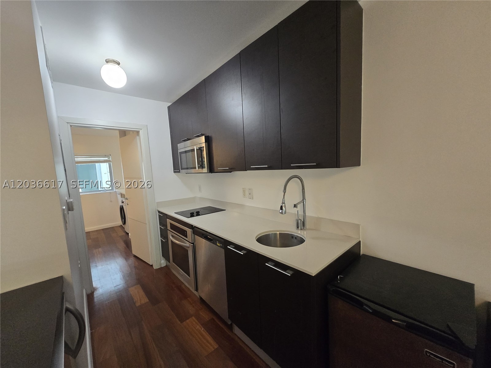 ETRURIA CONDO - Residential Lease