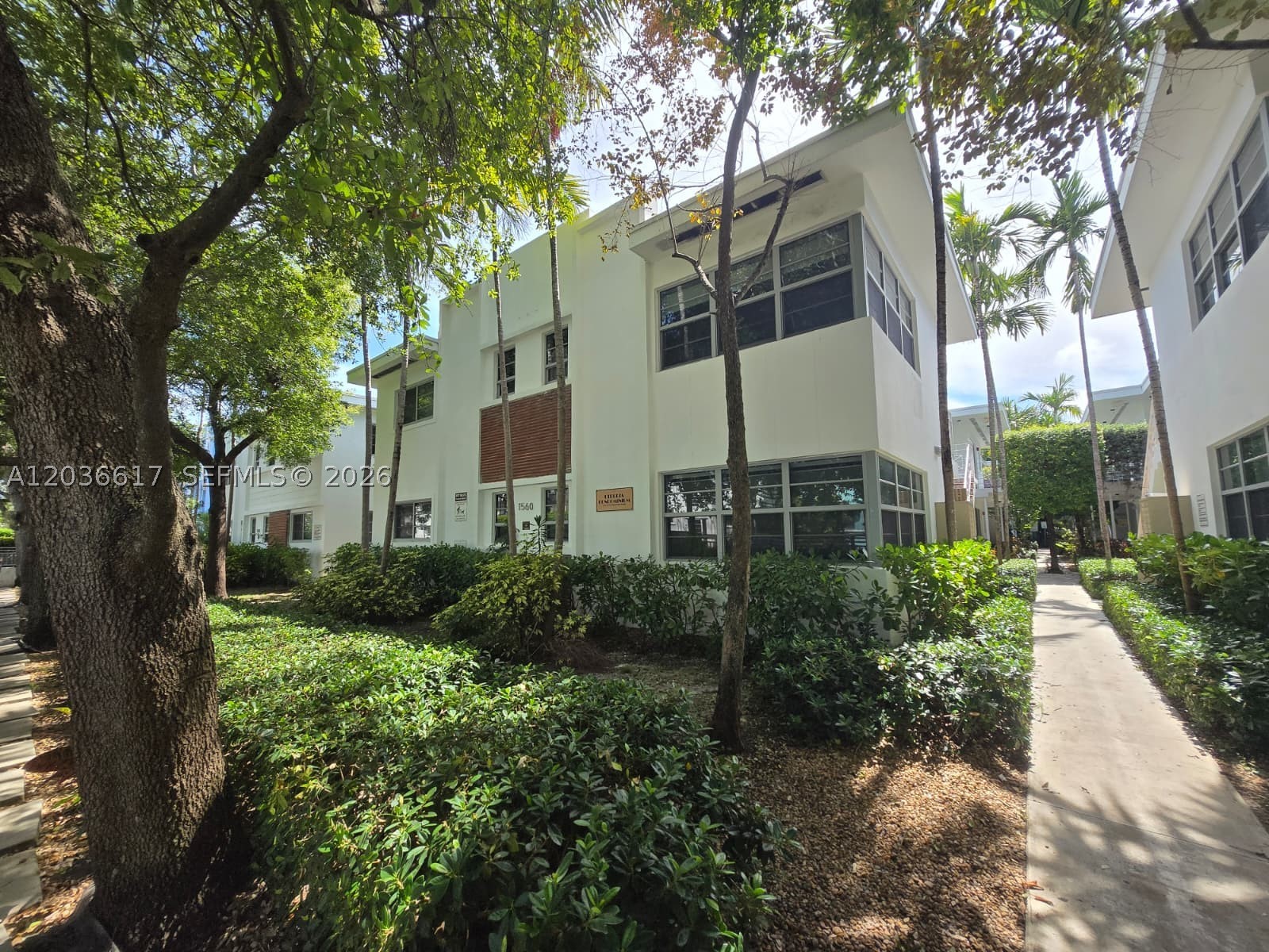 ETRURIA CONDO - Residential Lease