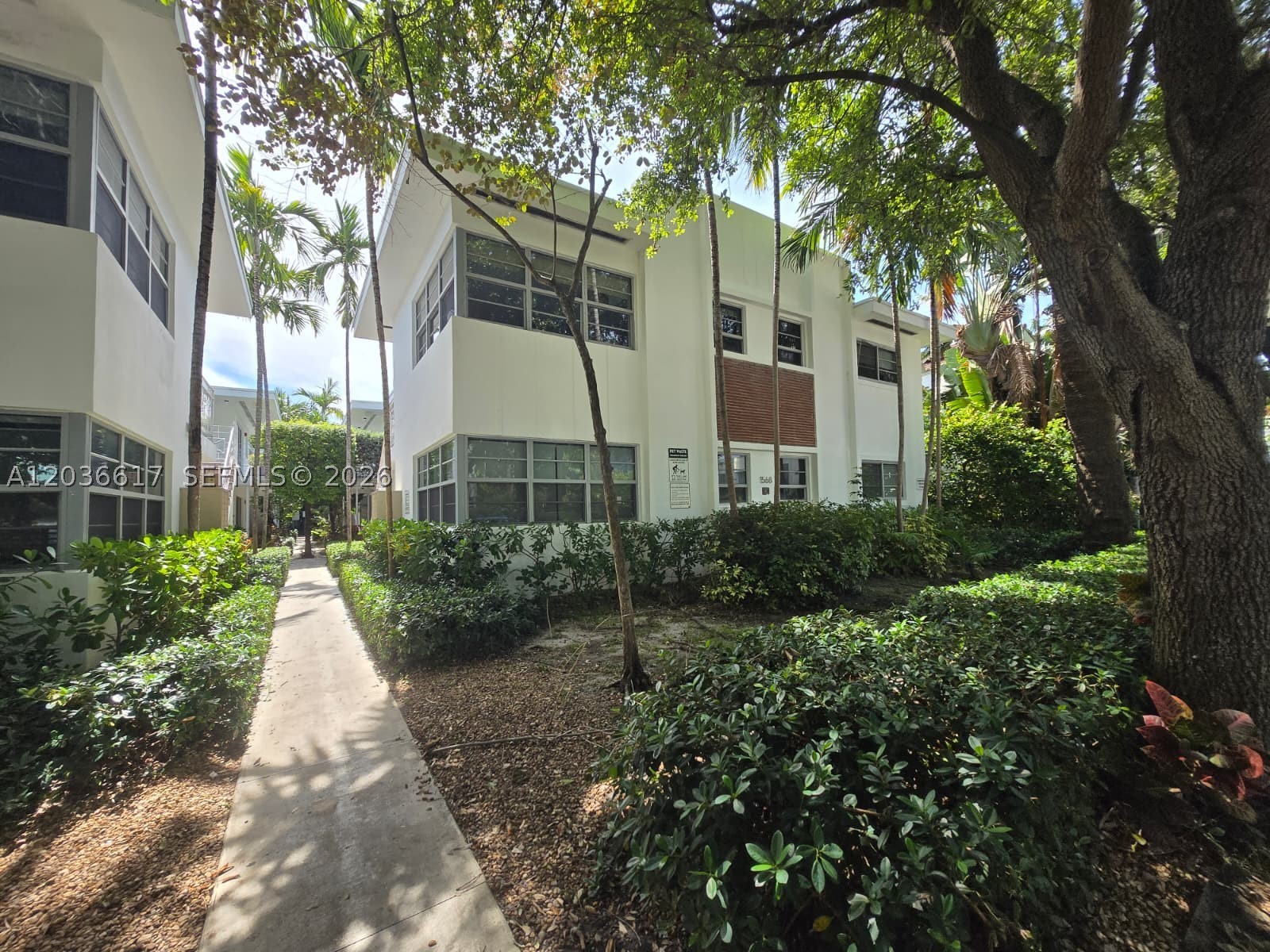 ETRURIA CONDO - Residential Lease