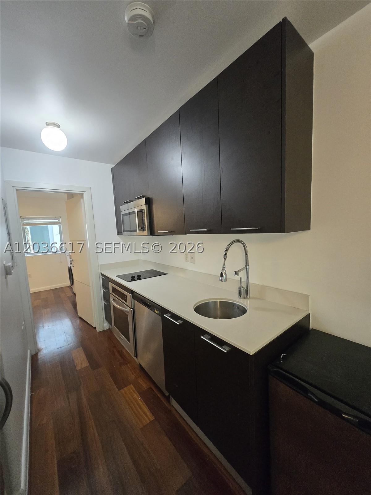 ETRURIA CONDO - Residential Lease