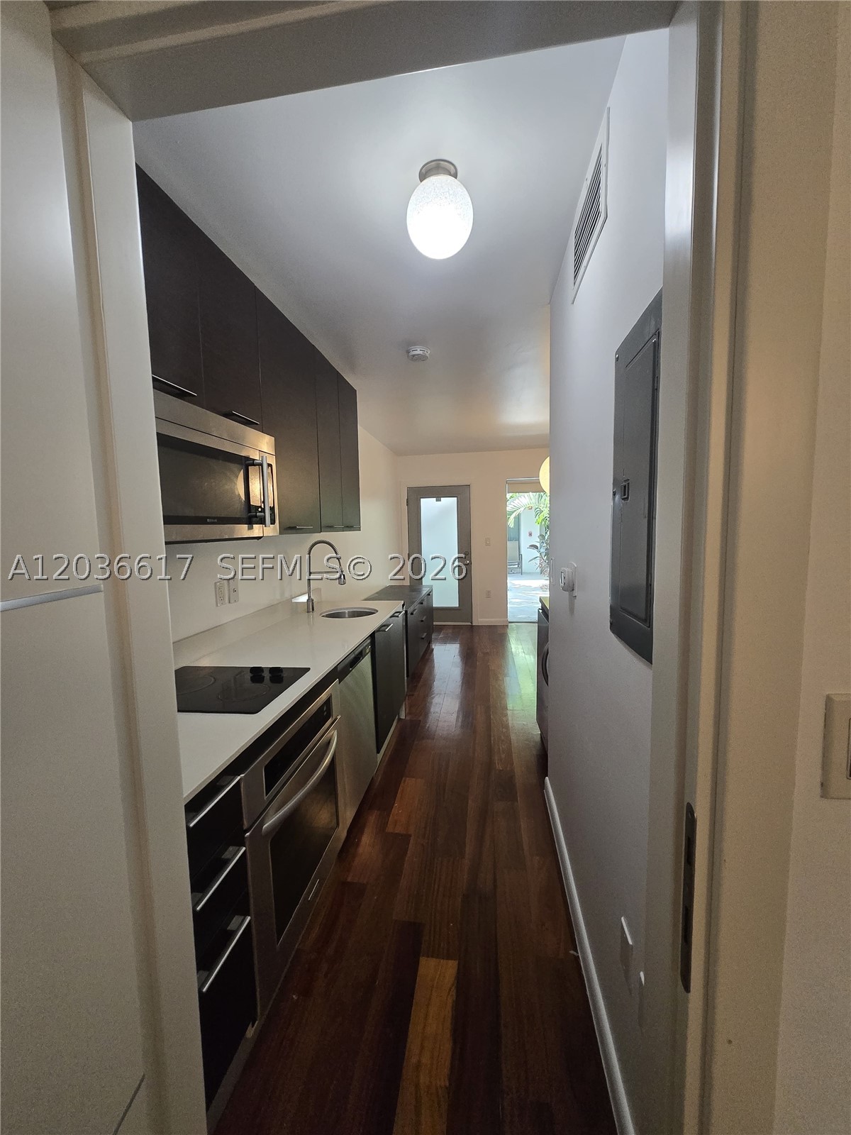 ETRURIA CONDO - Residential Lease