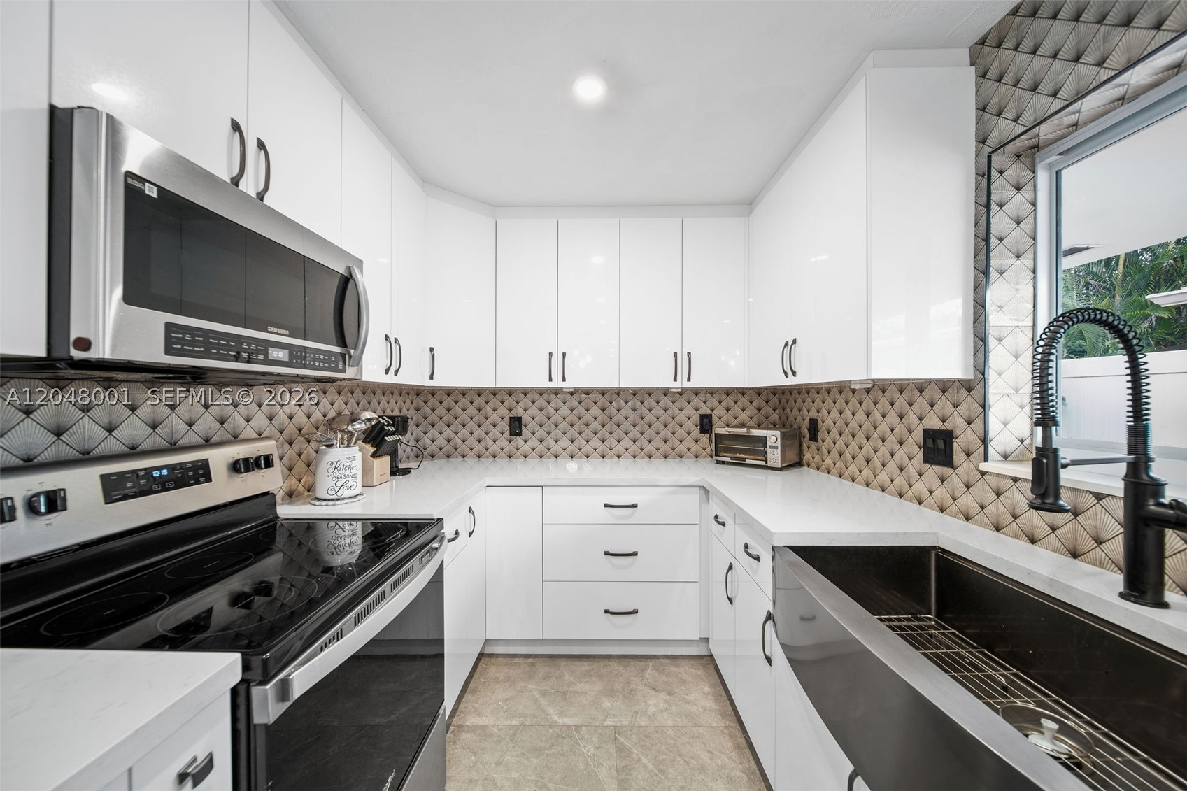 MIDDLE RIVER PARK - Residential Income