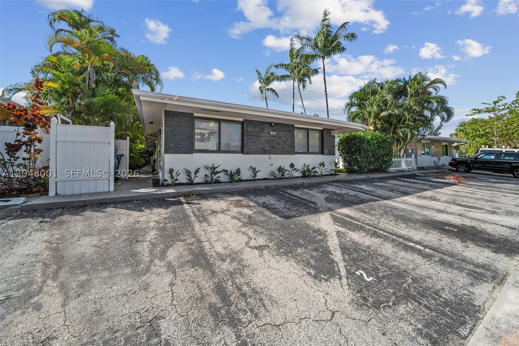 MIDDLE RIVER PARK - Residential Income