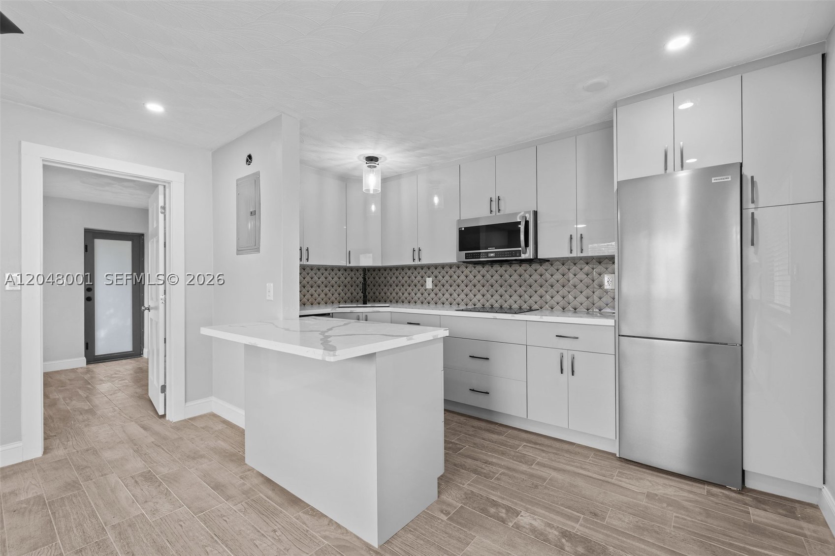 MIDDLE RIVER PARK - Residential Income