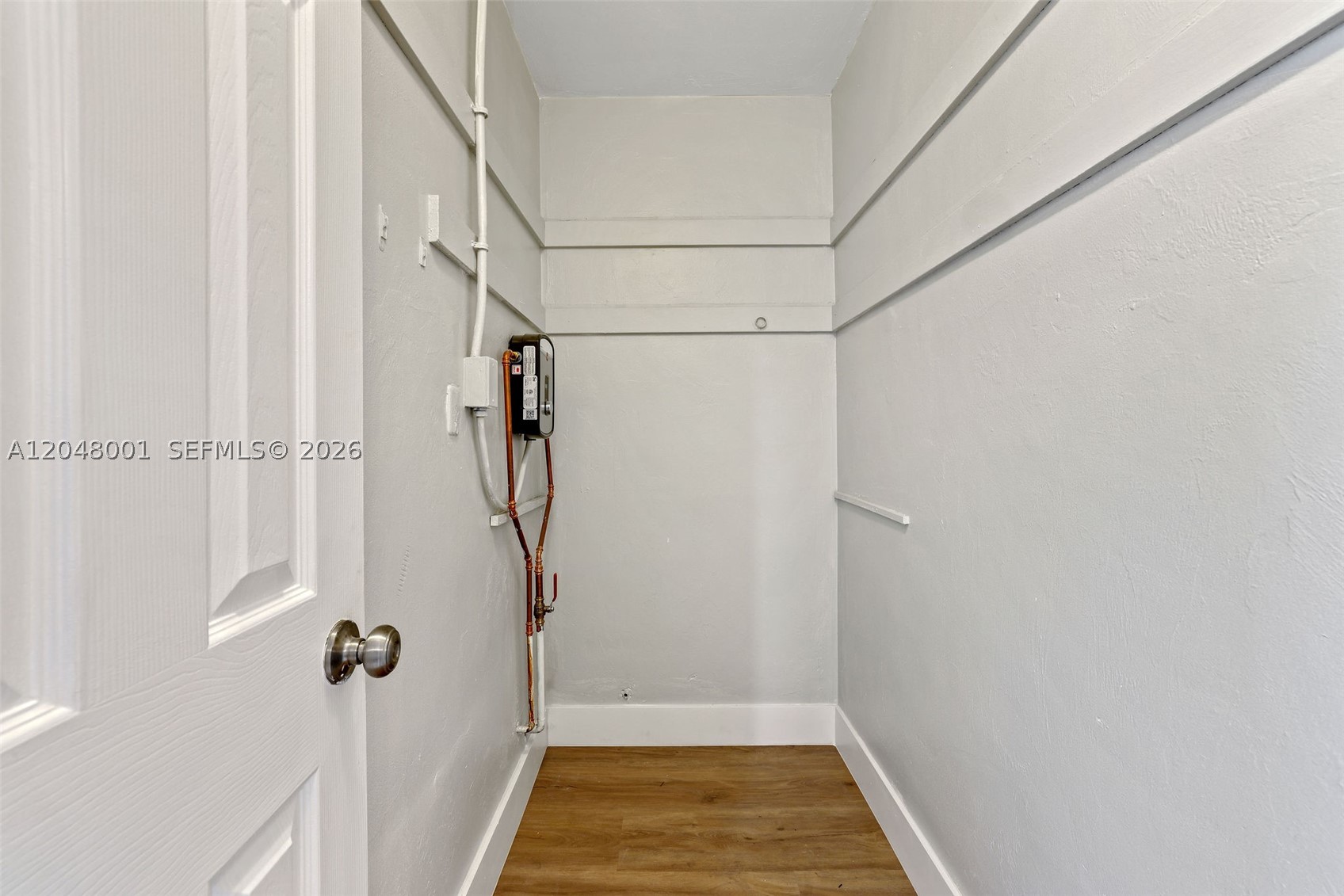 MIDDLE RIVER PARK - Residential Income