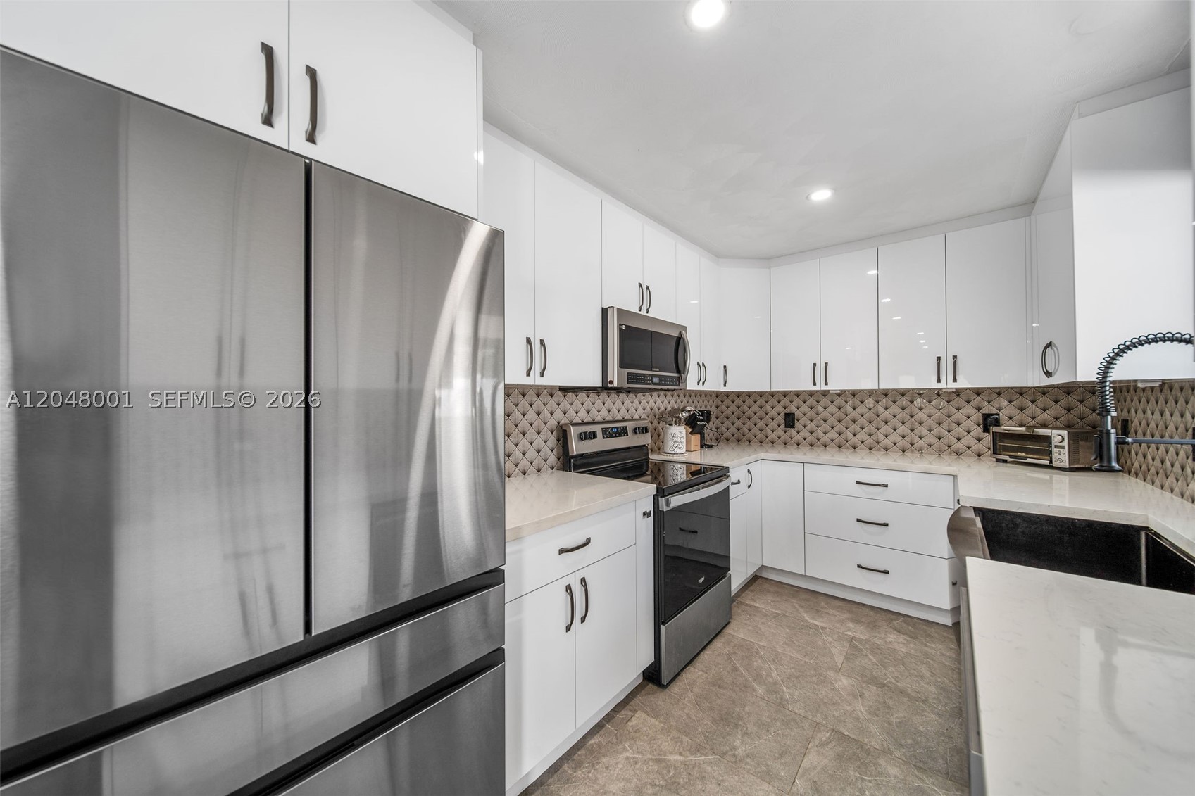 MIDDLE RIVER PARK - Residential Income