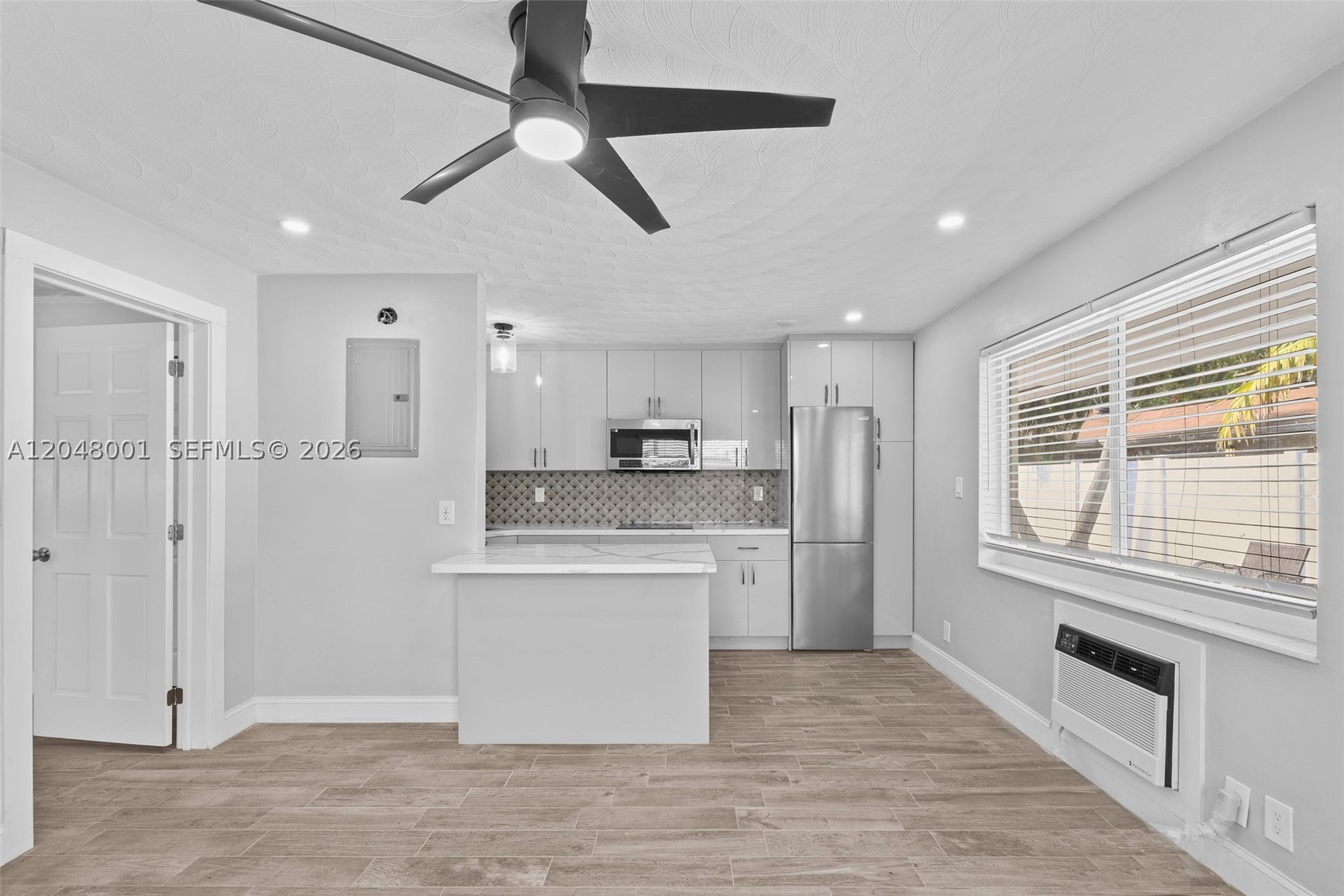 MIDDLE RIVER PARK - Residential Income