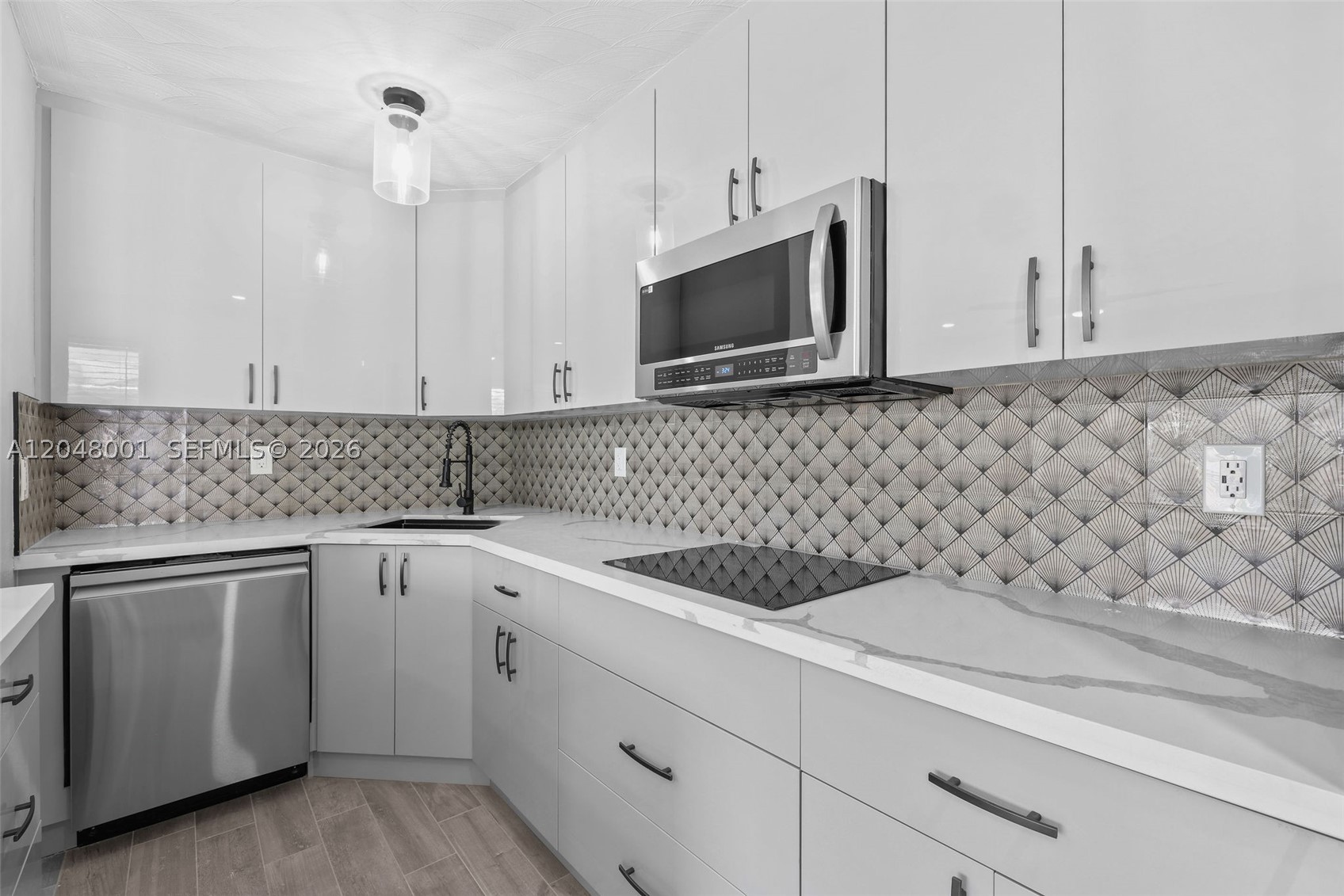 MIDDLE RIVER PARK - Residential Income