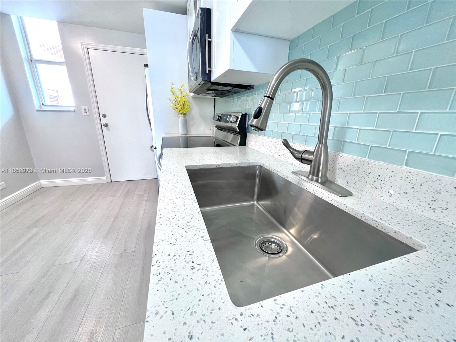 White House Condo - Residential
