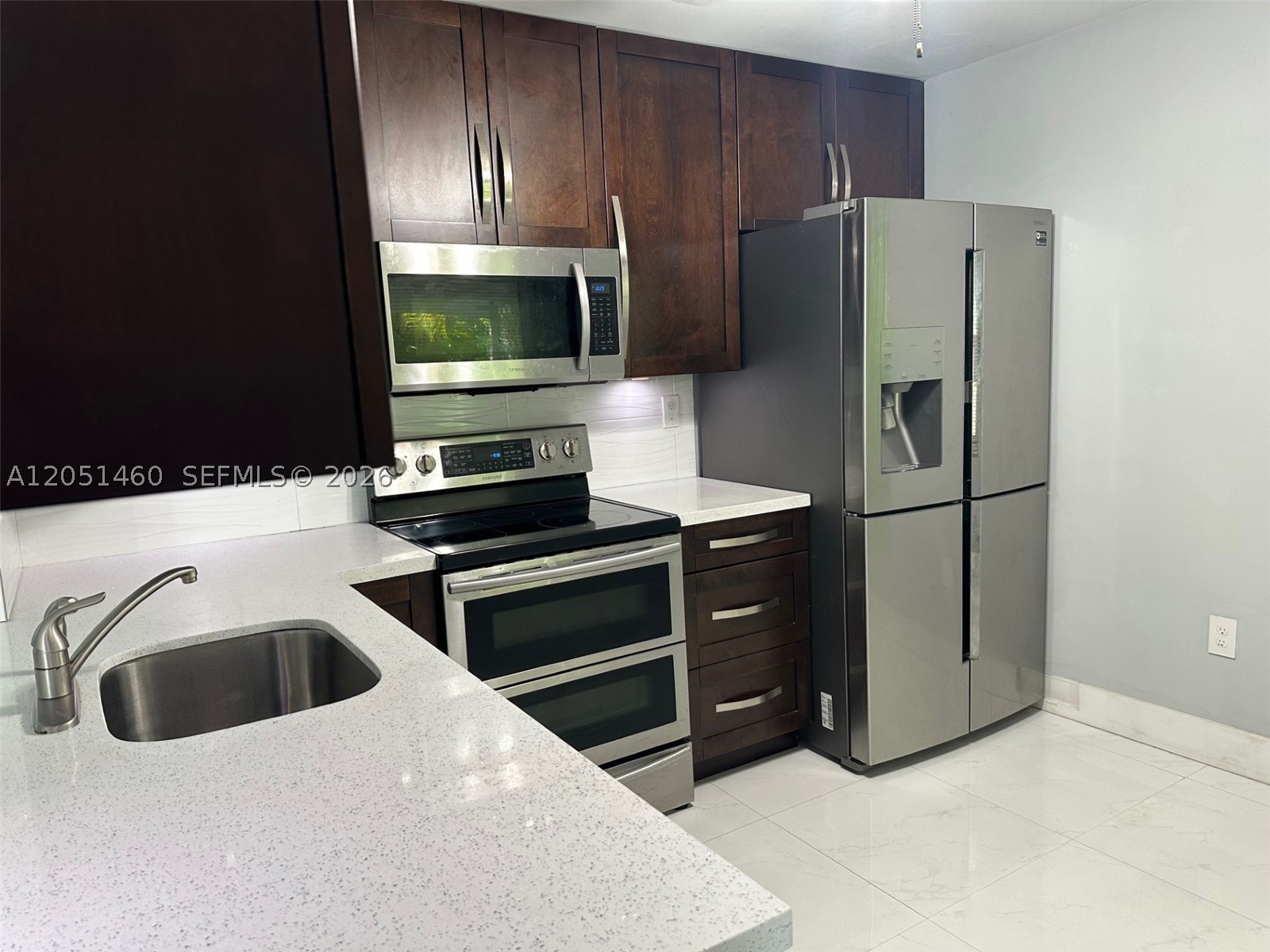 COUNTRY LAKE MANORS SEC 3 - Residential