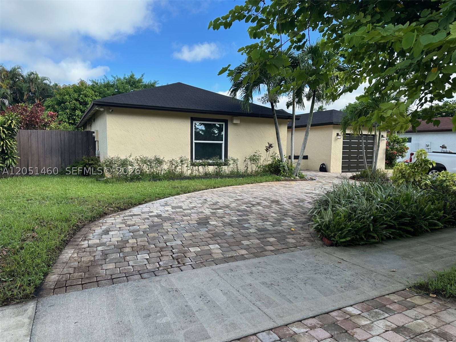 COUNTRY LAKE MANORS SEC 3 - Residential