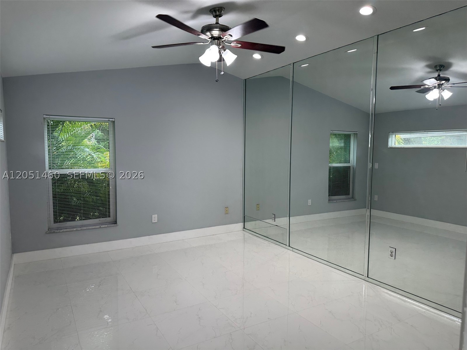 COUNTRY LAKE MANORS SEC 3 - Residential