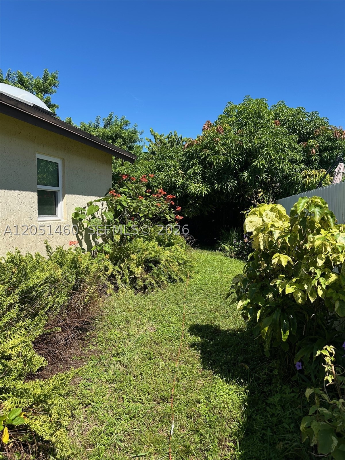 COUNTRY LAKE MANORS SEC 3 - Residential