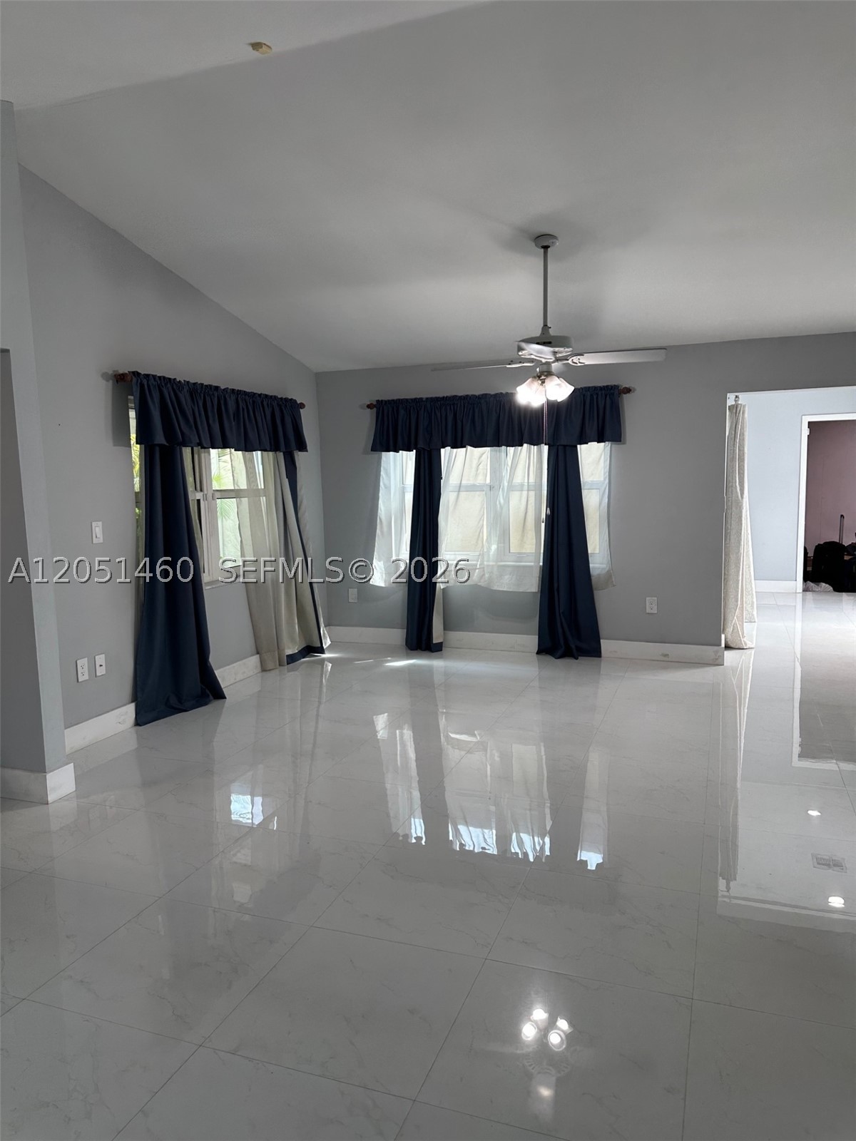 COUNTRY LAKE MANORS SEC 3 - Residential