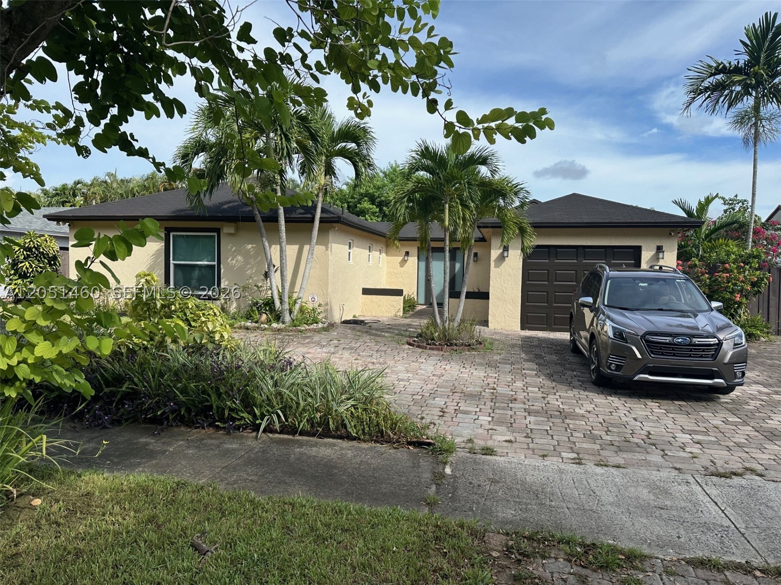 COUNTRY LAKE MANORS SEC 3 - Residential
