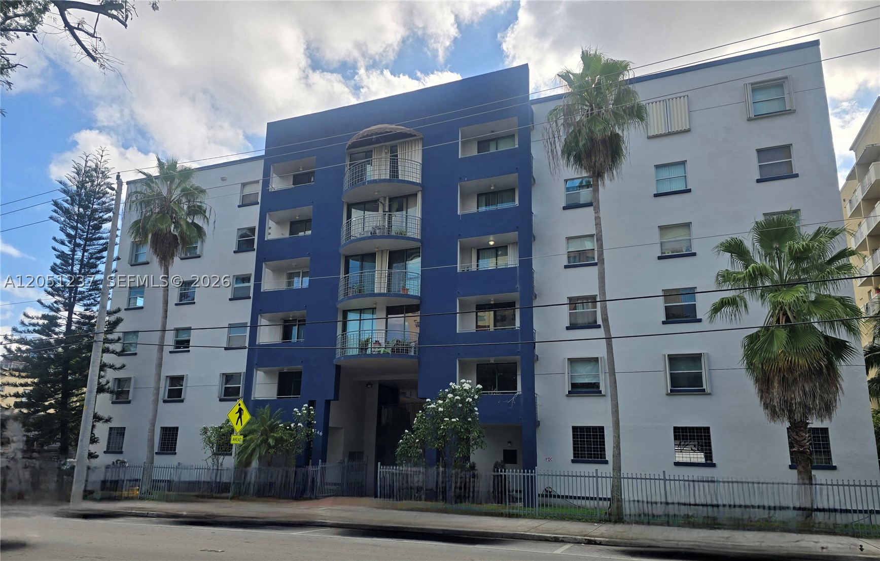 Beautifully renovated 2-bedroom, 1-bath top-floor apartment, located just steps from Downtown Miami. Enjoy the comfort and tranquility of this charming boutique building featuring a desirable split-bedroom floor plan that provides both privacy and functionality. The secure, fenced complex offers gated garage access and includes one assigned parking space. Conveniently located near shopping, dining, entertainment, and major highways.

Easy to show—schedule your private tour today!