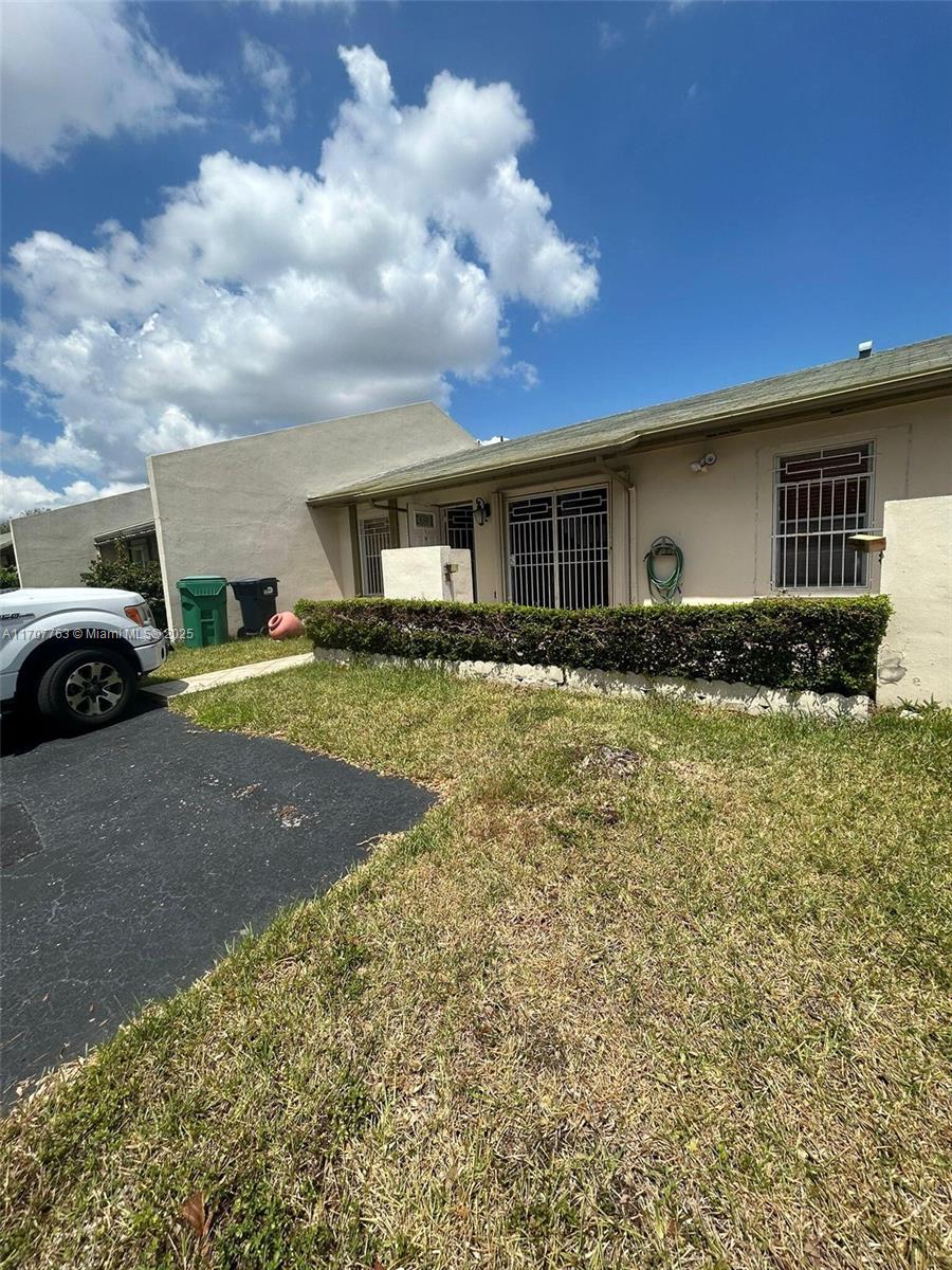 Welcome to this charming home located in the heart of Miami. This well-maintained property offers a spacious layout with plenty of natural light. The kitchen is equipped with modern appliances and ample cabinet space. Enjoy the private backyard, appropriate for outdoor gatherings and relaxation. Conveniently located near shopping, dining, and entertainment options, this home provides both comfort and convenience. Don't miss the opportunity to make this your new residence.