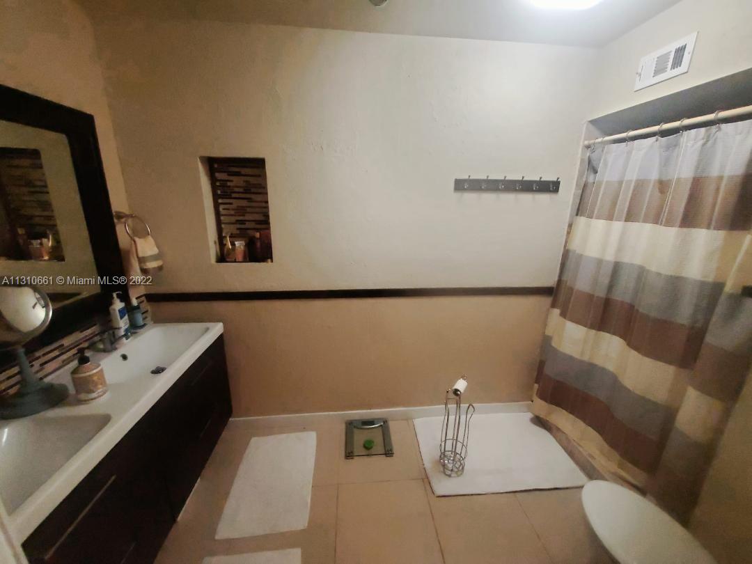 VILLAS AT BONAVENTURE IN - Residential