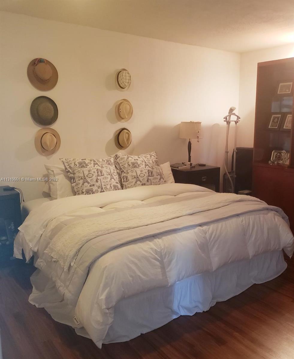 VILLAS AT BONAVENTURE IN - Residential