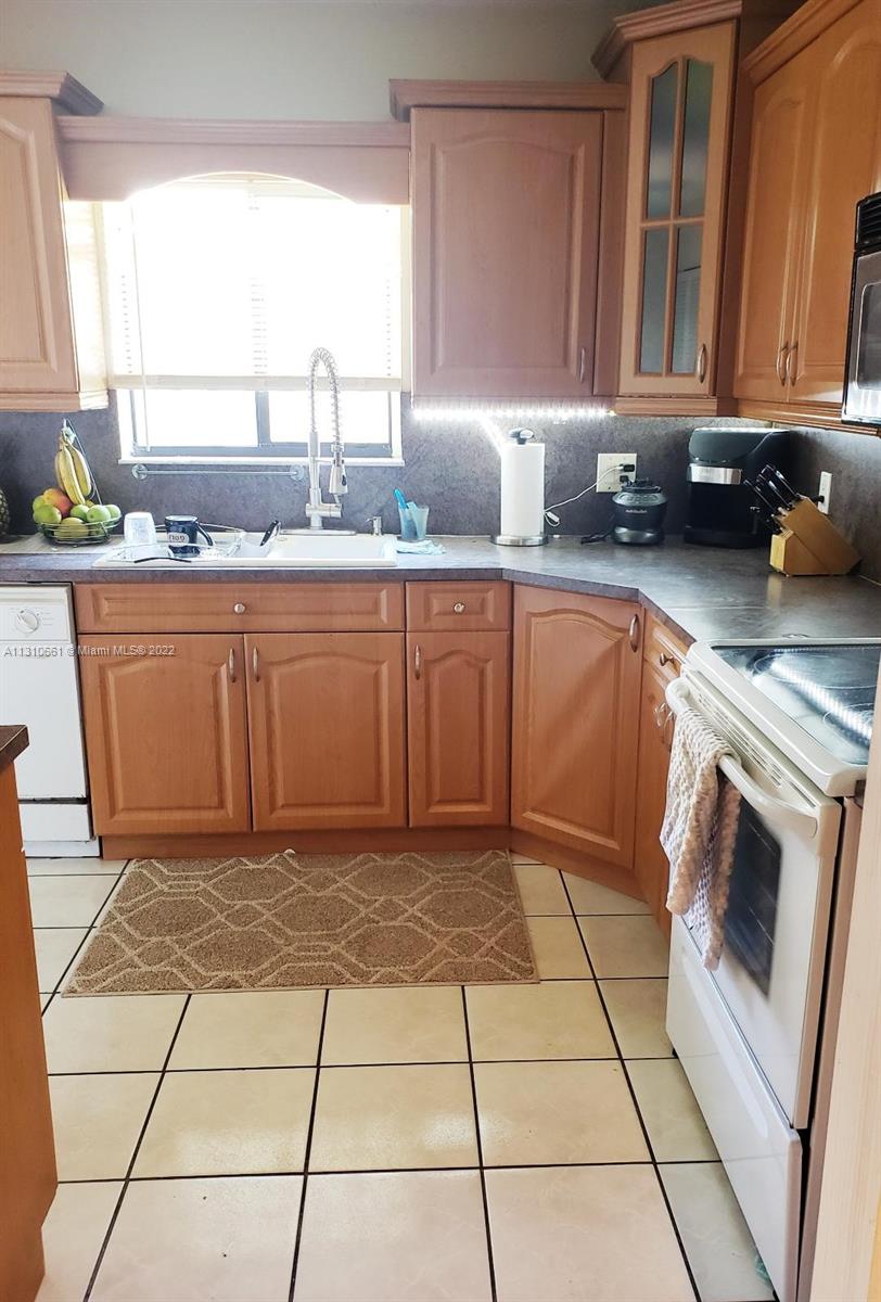 VILLAS AT BONAVENTURE IN - Residential