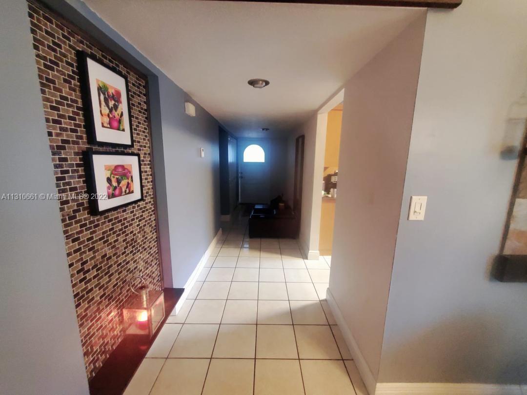 VILLAS AT BONAVENTURE IN - Residential