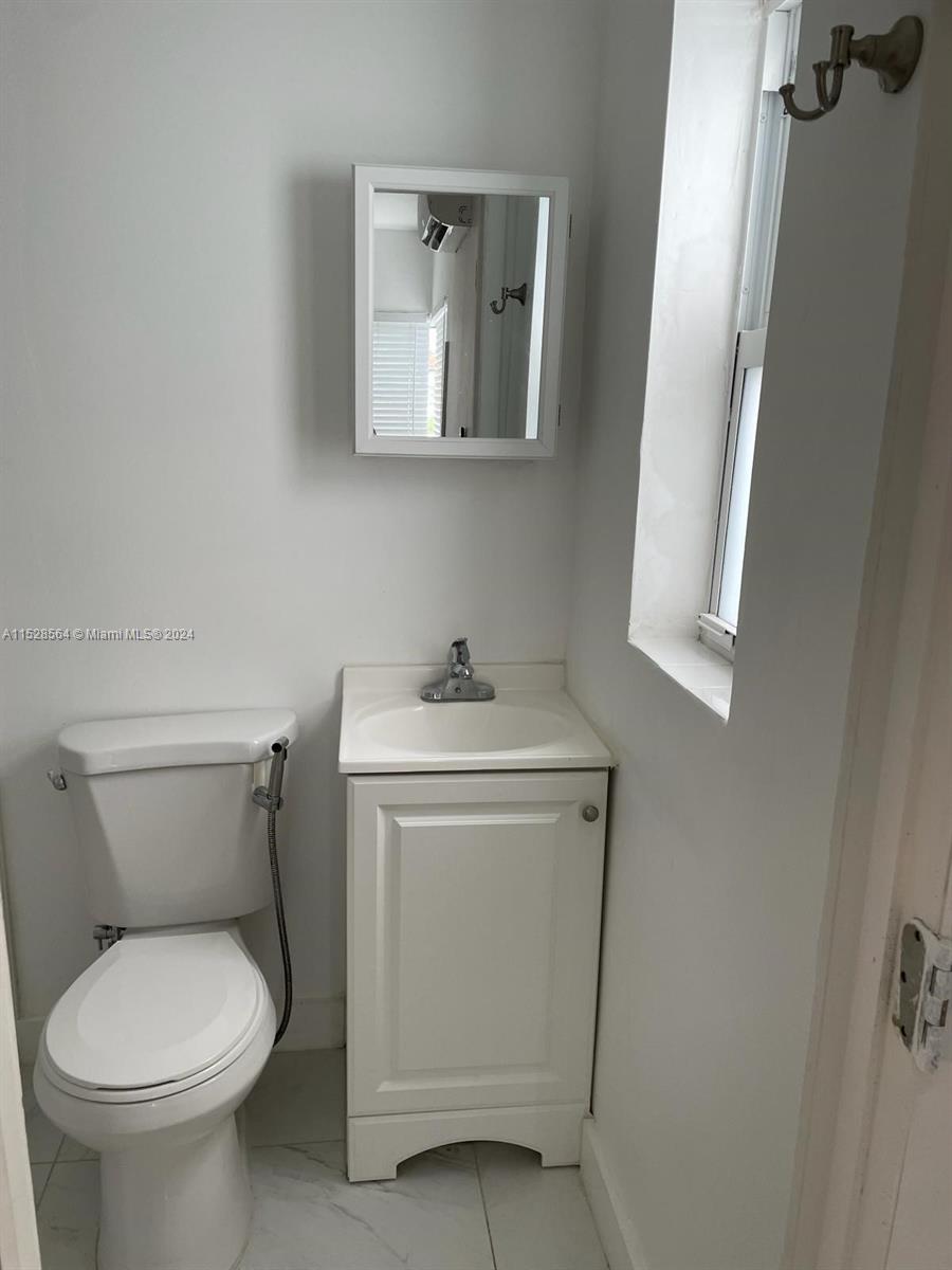 HOLLEMAN PARK - Residential Lease