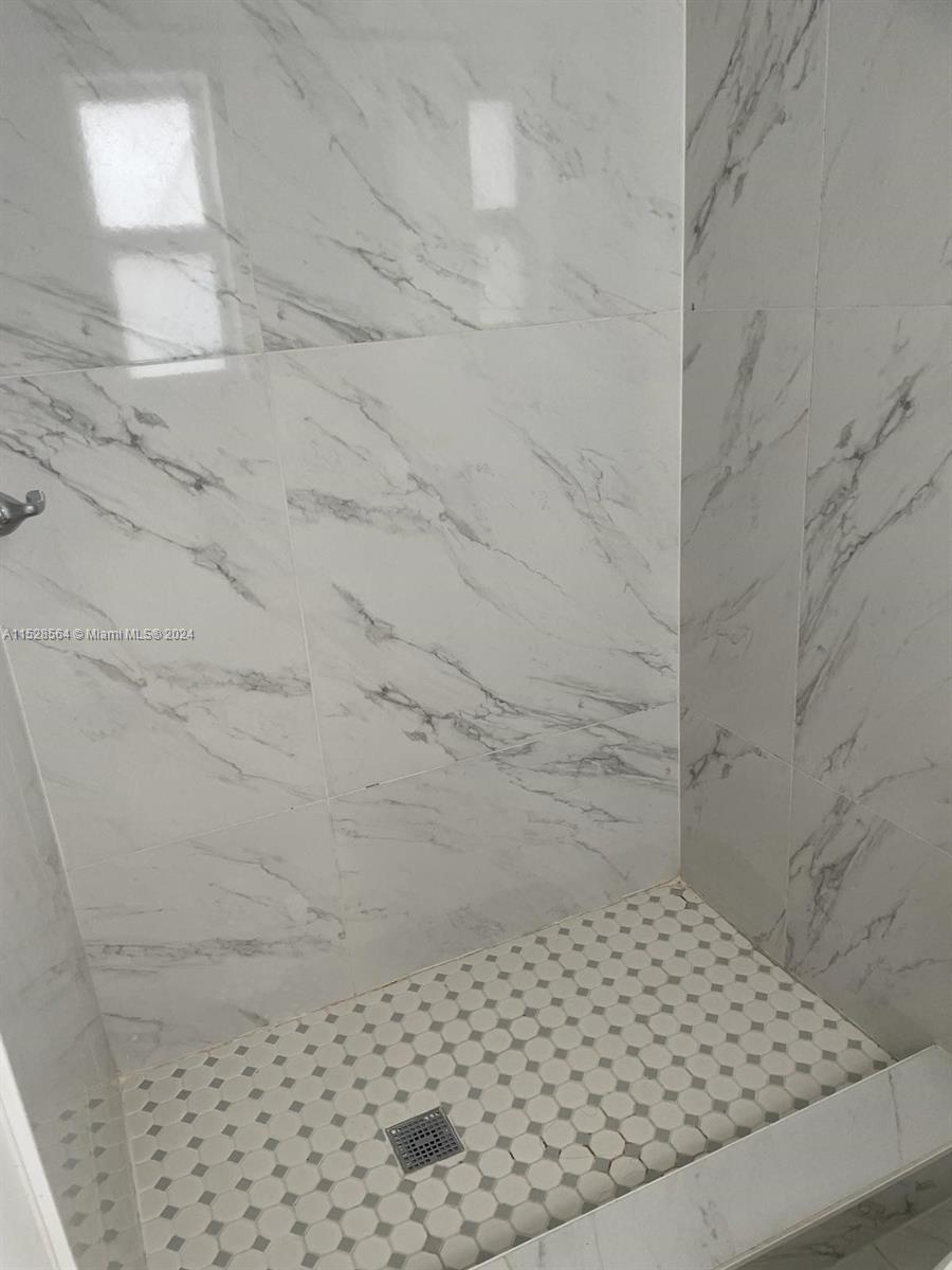 HOLLEMAN PARK - Residential Lease