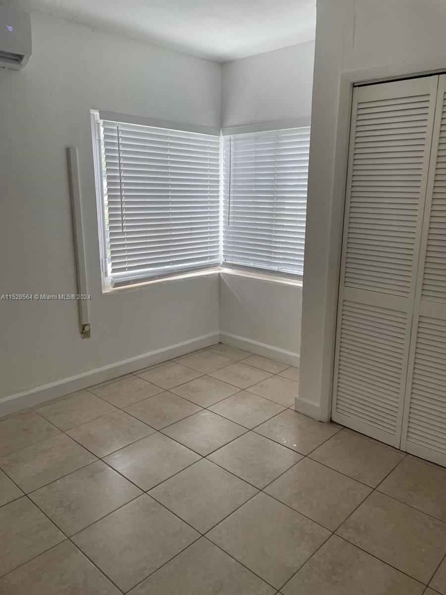 HOLLEMAN PARK - Residential Lease
