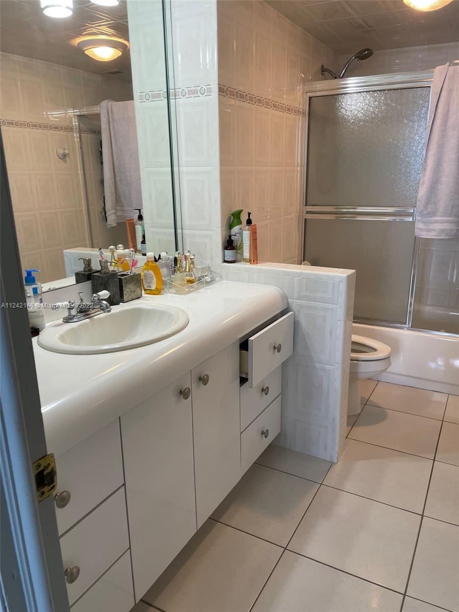 ARLEN BEACH CONDO - Residential