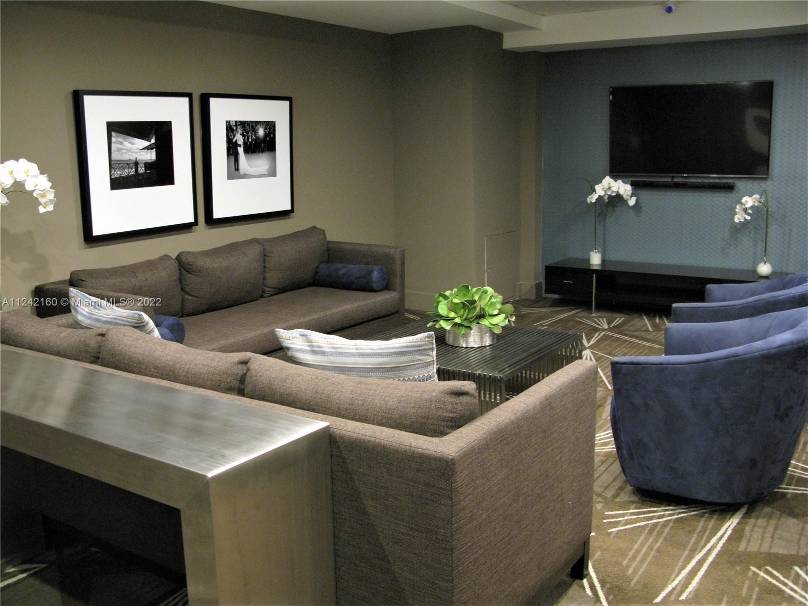 ARLEN BEACH CONDO - Residential