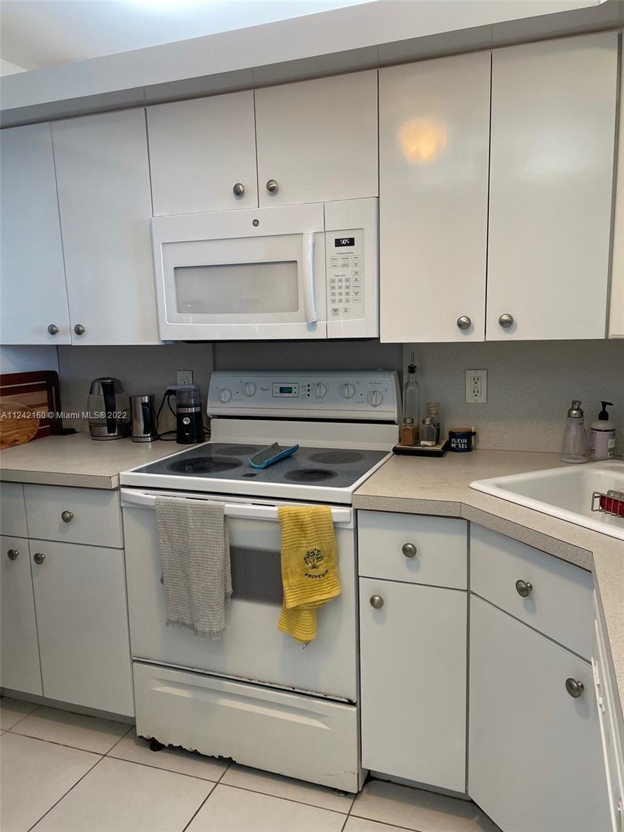 ARLEN BEACH CONDO - Residential