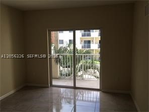 $2,000 - 2/2 apartment at Paradise Pointe convenience location to everywhere close to US1 major road, Turnpike, shopping center, school. call listing agent for showing