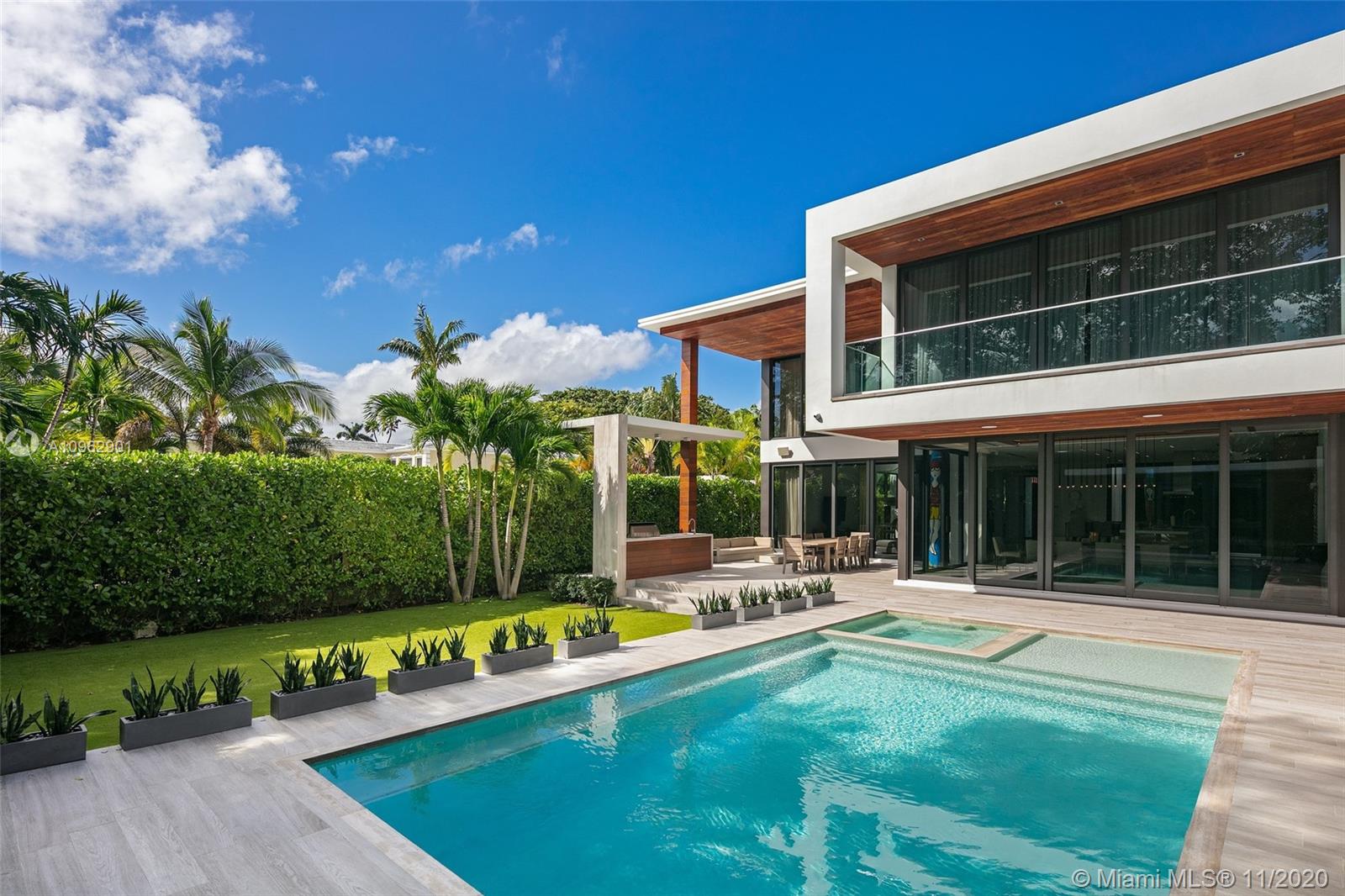 LA GORCE GOLF SUB - Residential