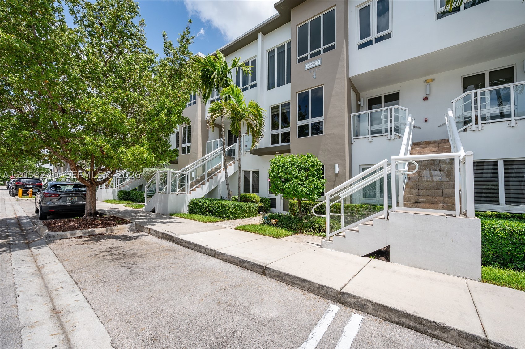 LANDMARK AT DORAL CONDO - Residential