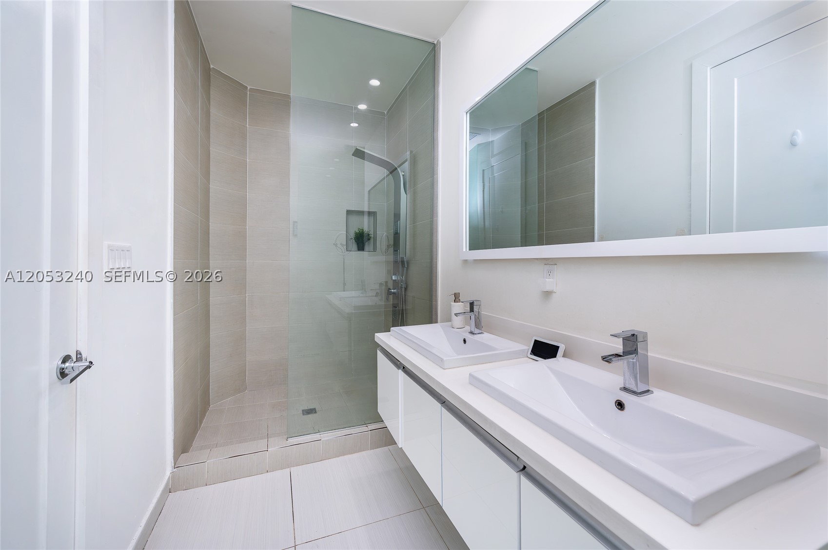 LANDMARK AT DORAL CONDO - Residential