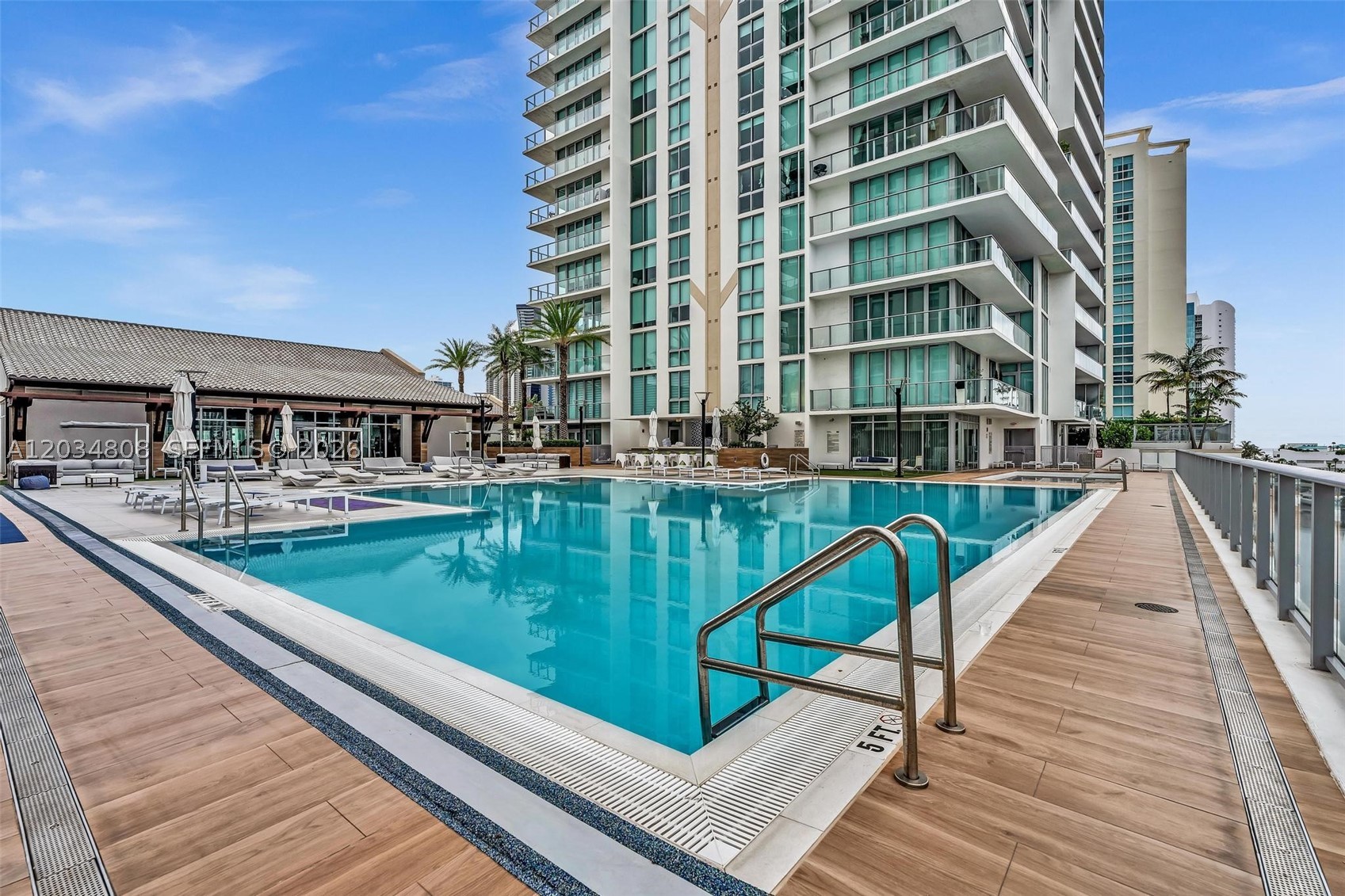 PARQUE TOWERS CONDO - Residential