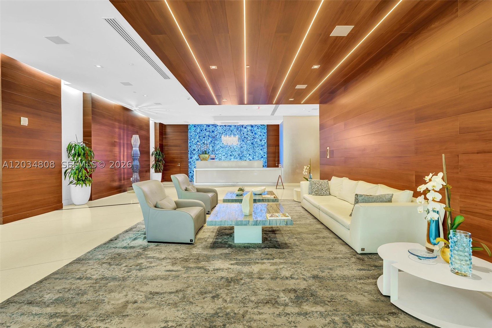 PARQUE TOWERS CONDO - Residential
