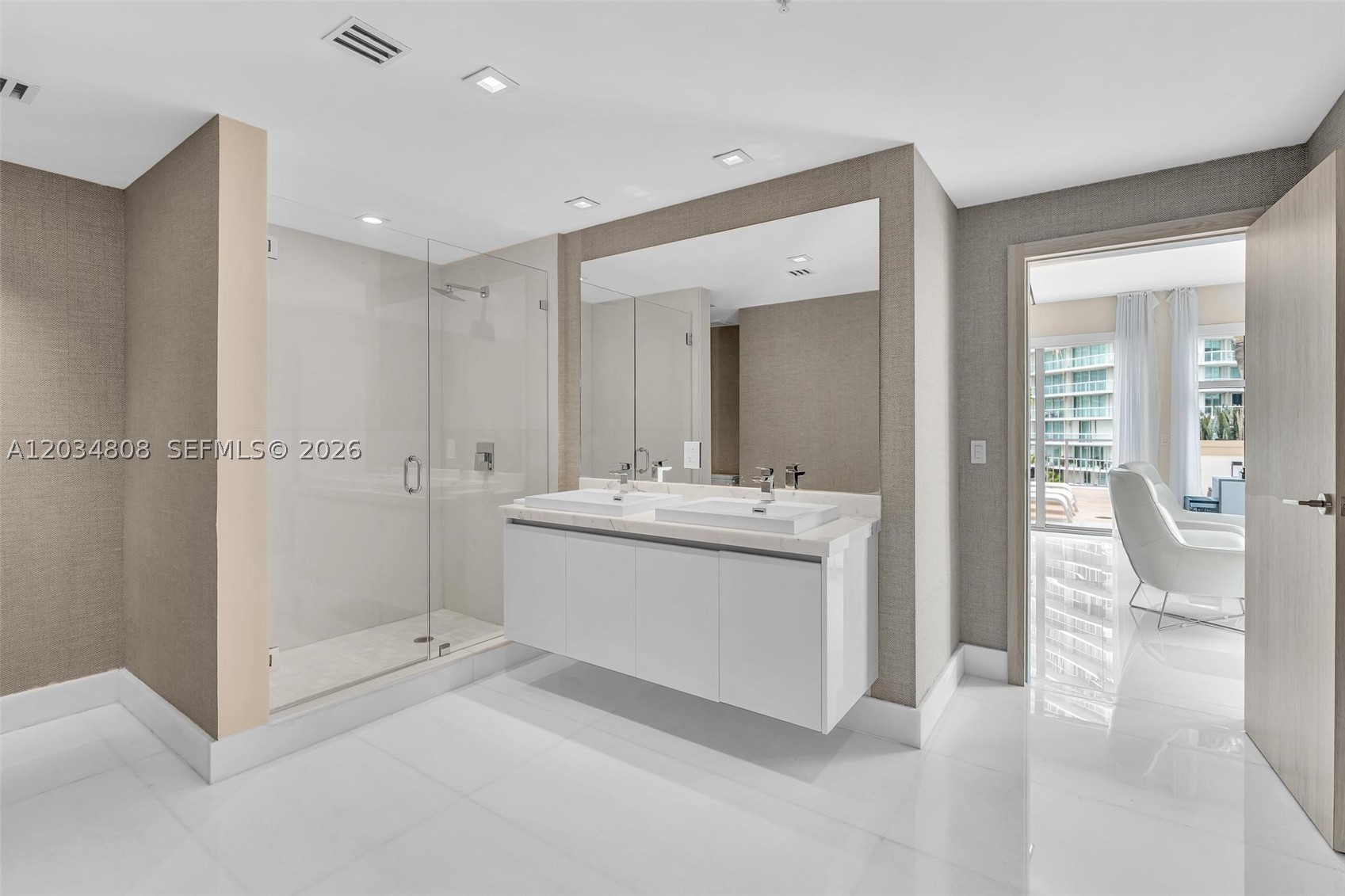 PARQUE TOWERS CONDO - Residential