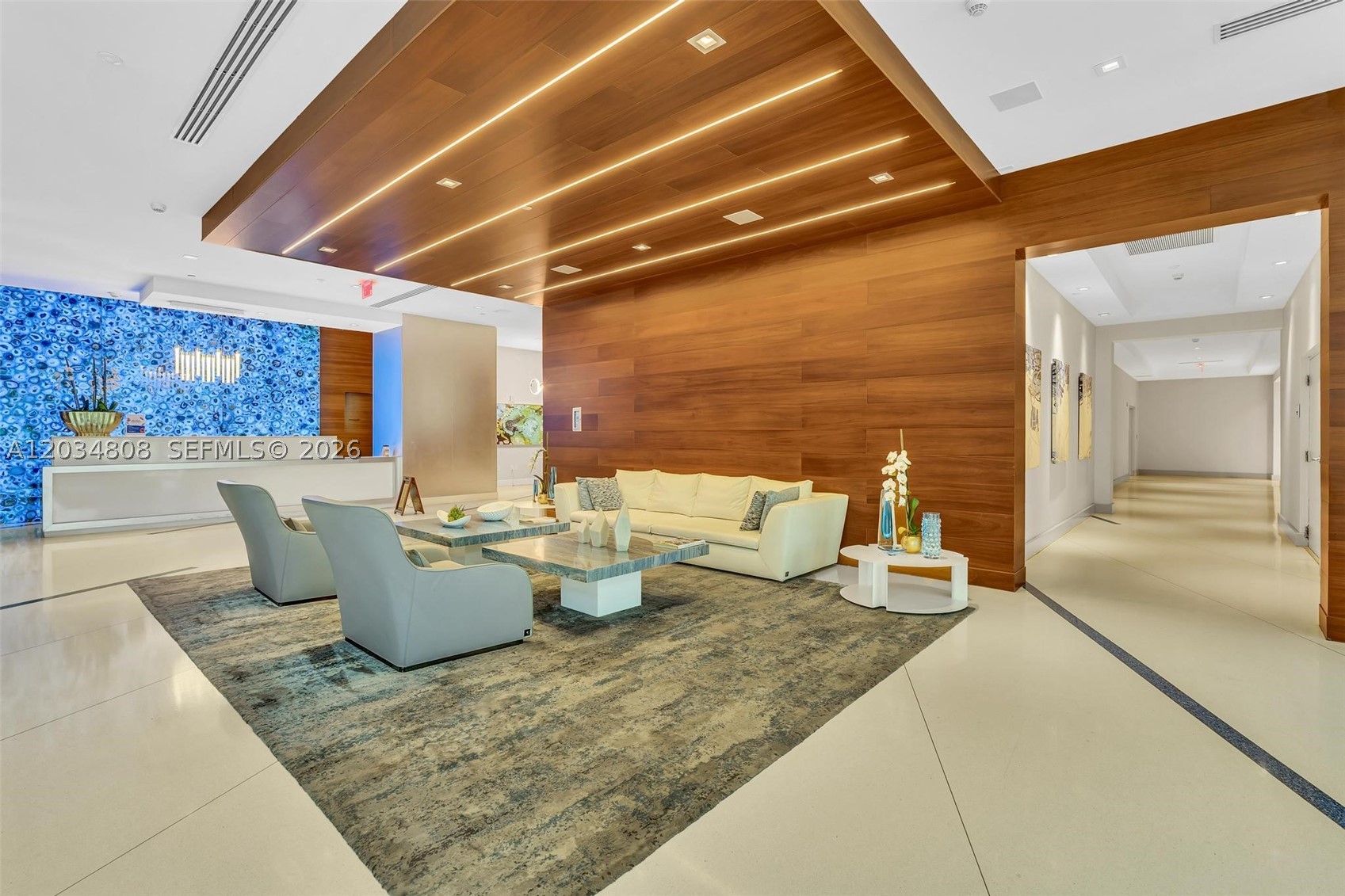 PARQUE TOWERS CONDO - Residential