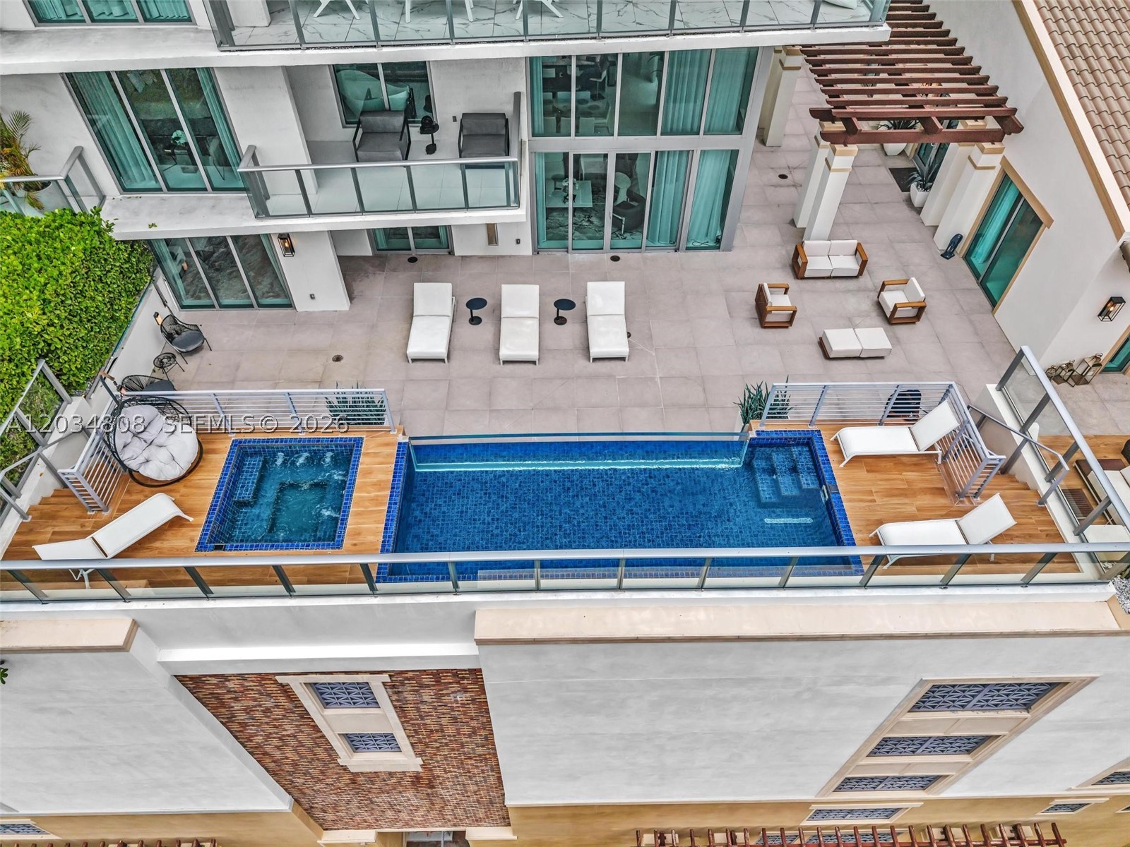 PARQUE TOWERS CONDO - Residential
