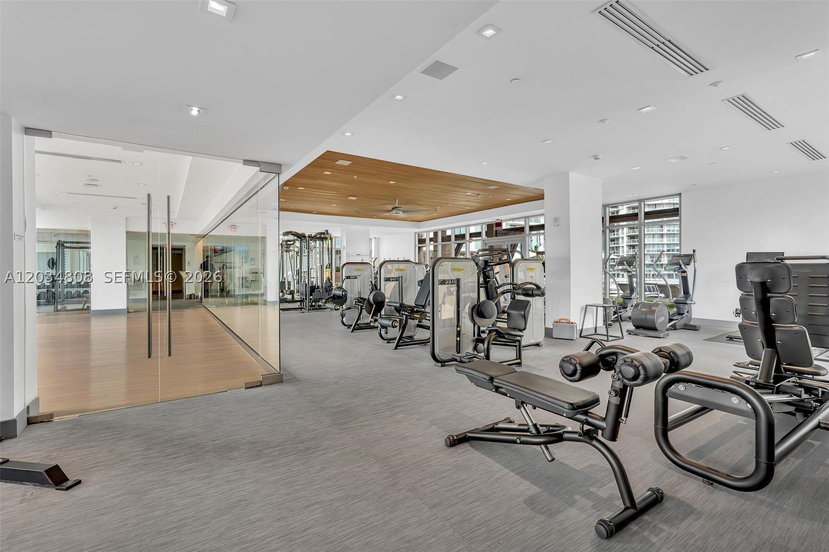 PARQUE TOWERS CONDO - Residential